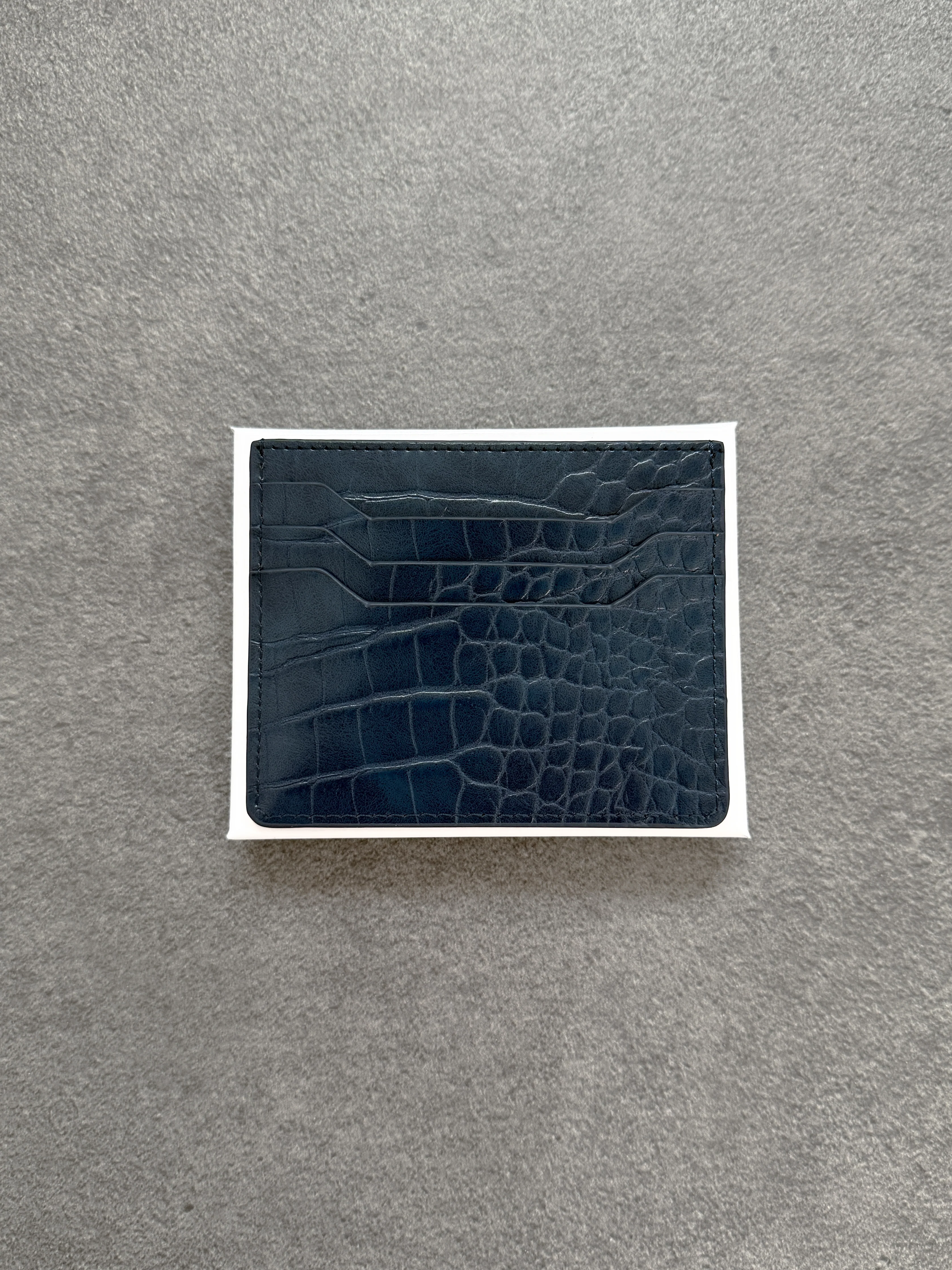 Ashford Navy Card Holder - Image 4