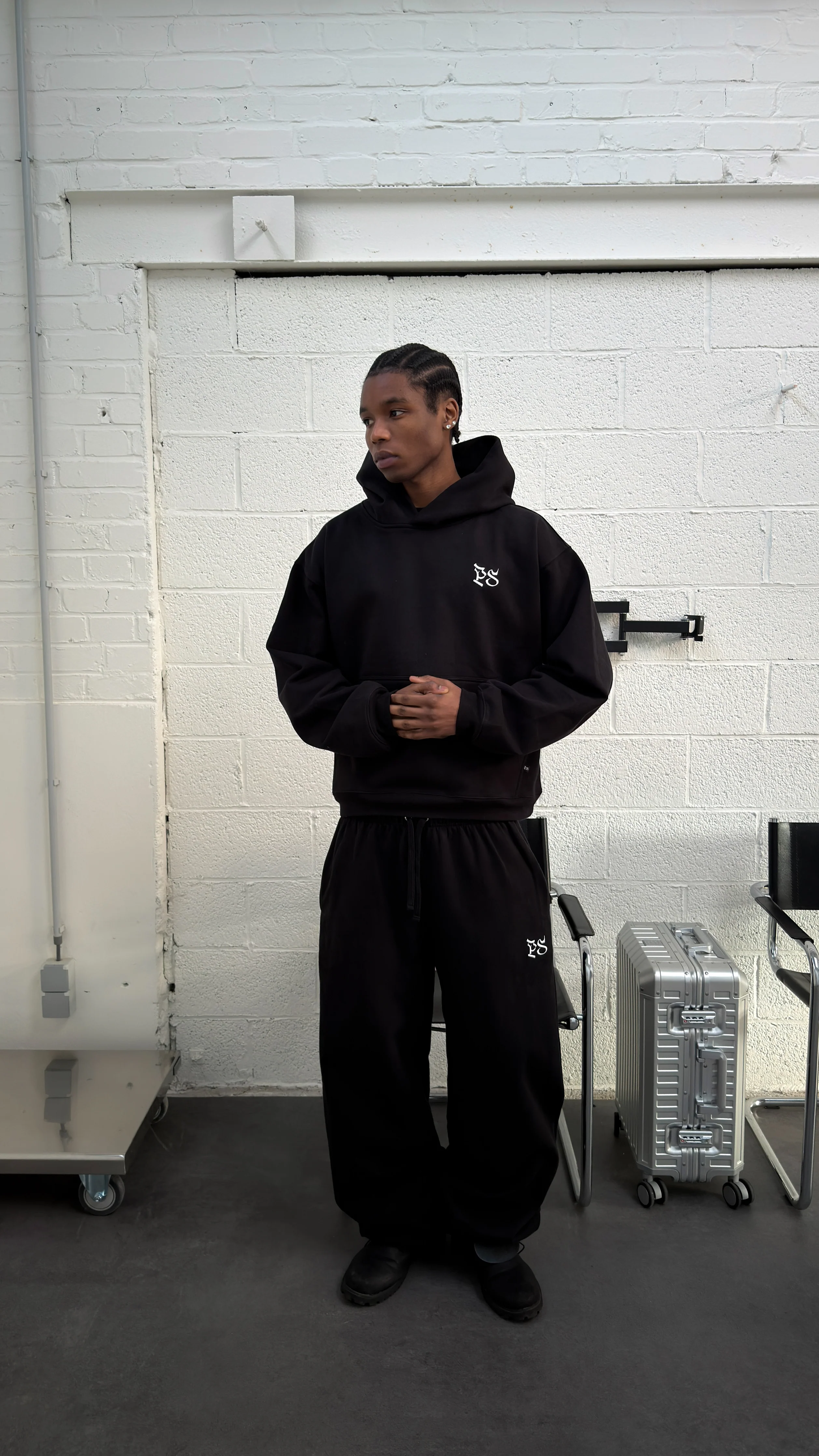 BLACK BOXY HOODIE - Image 4