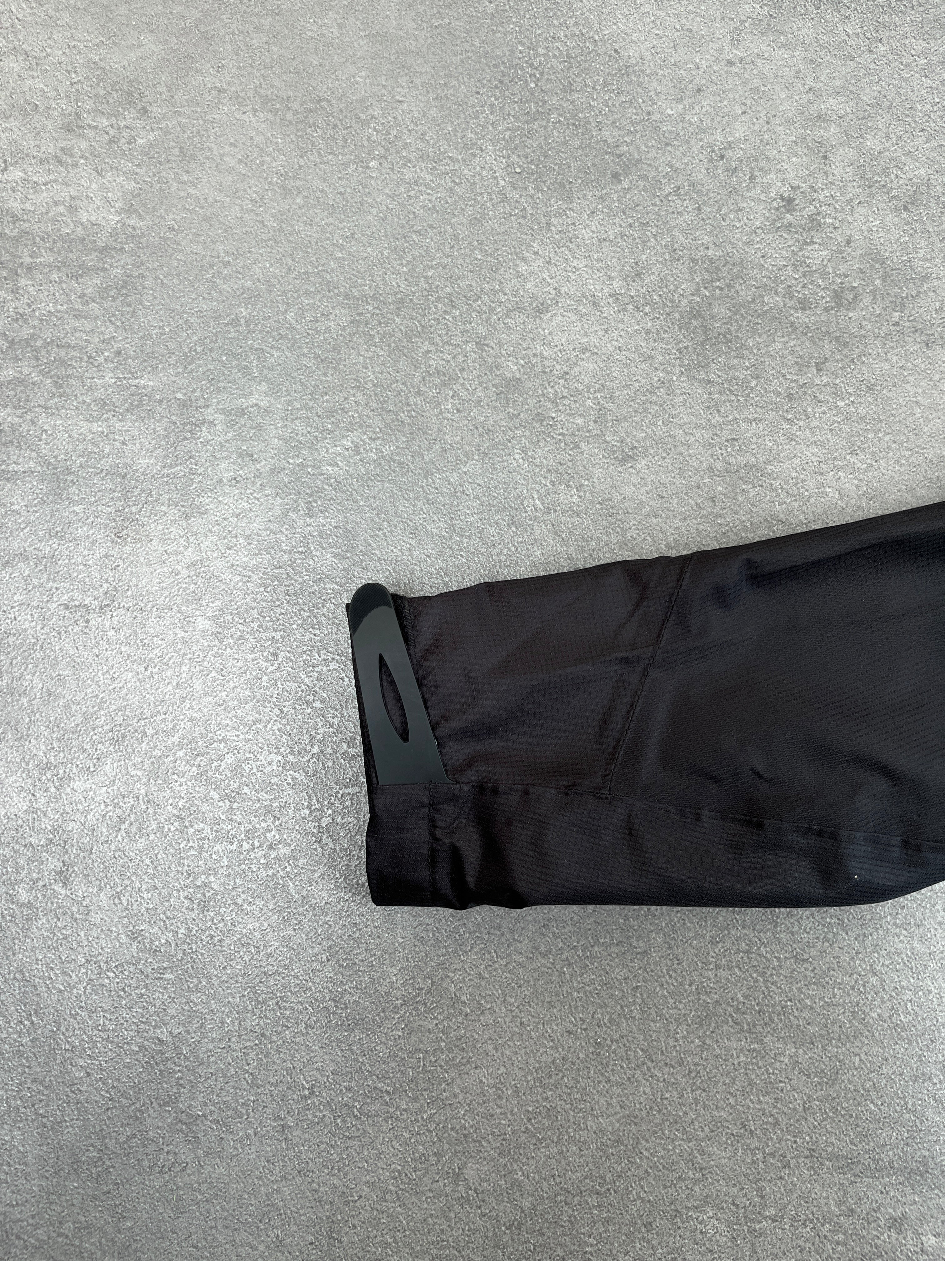 BLACK RIPSTOP RAIN JACKET - Image 6