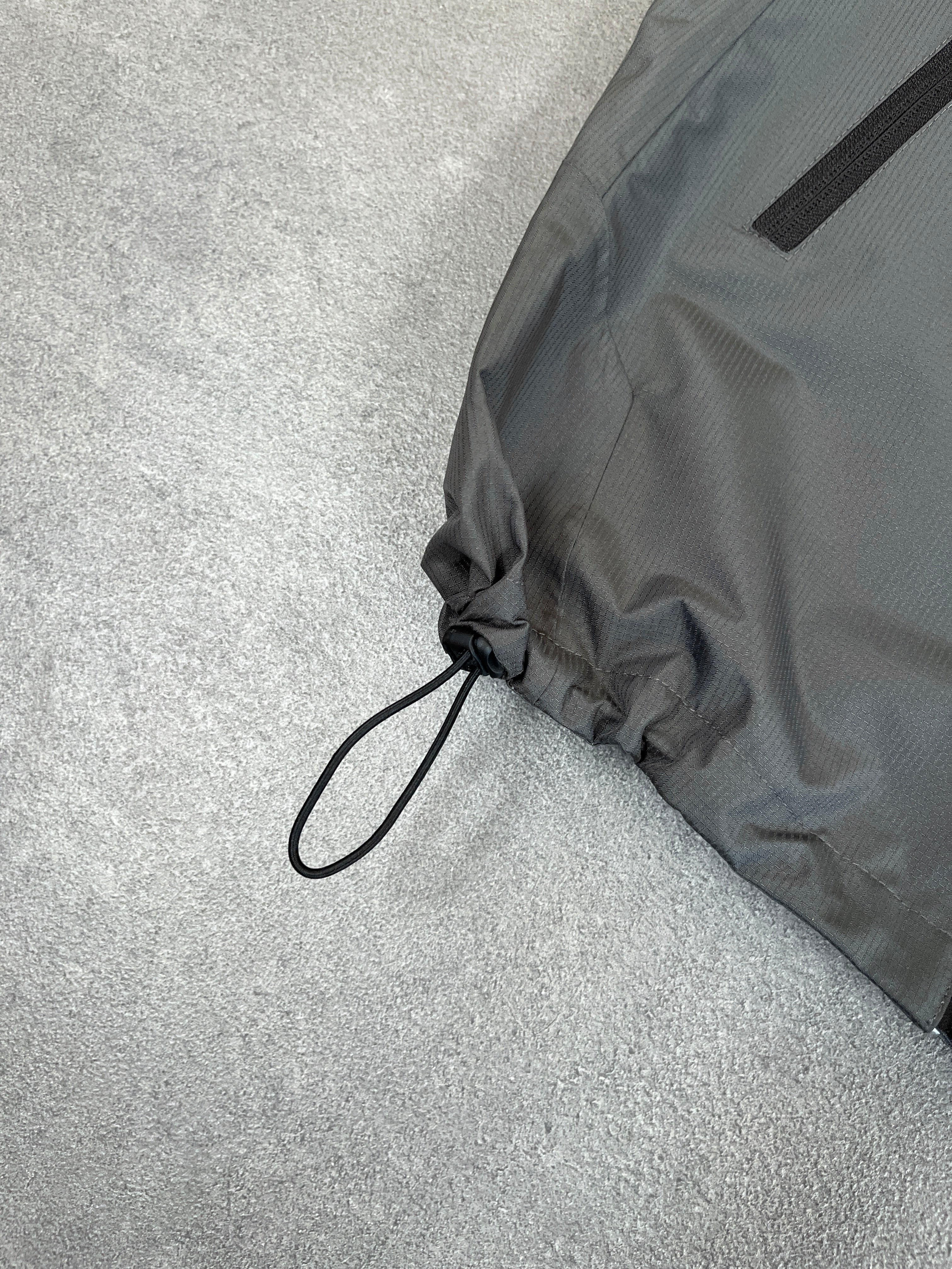 CHARCOAL GRAY RIPSTOP RAIN JACKET - Image 4