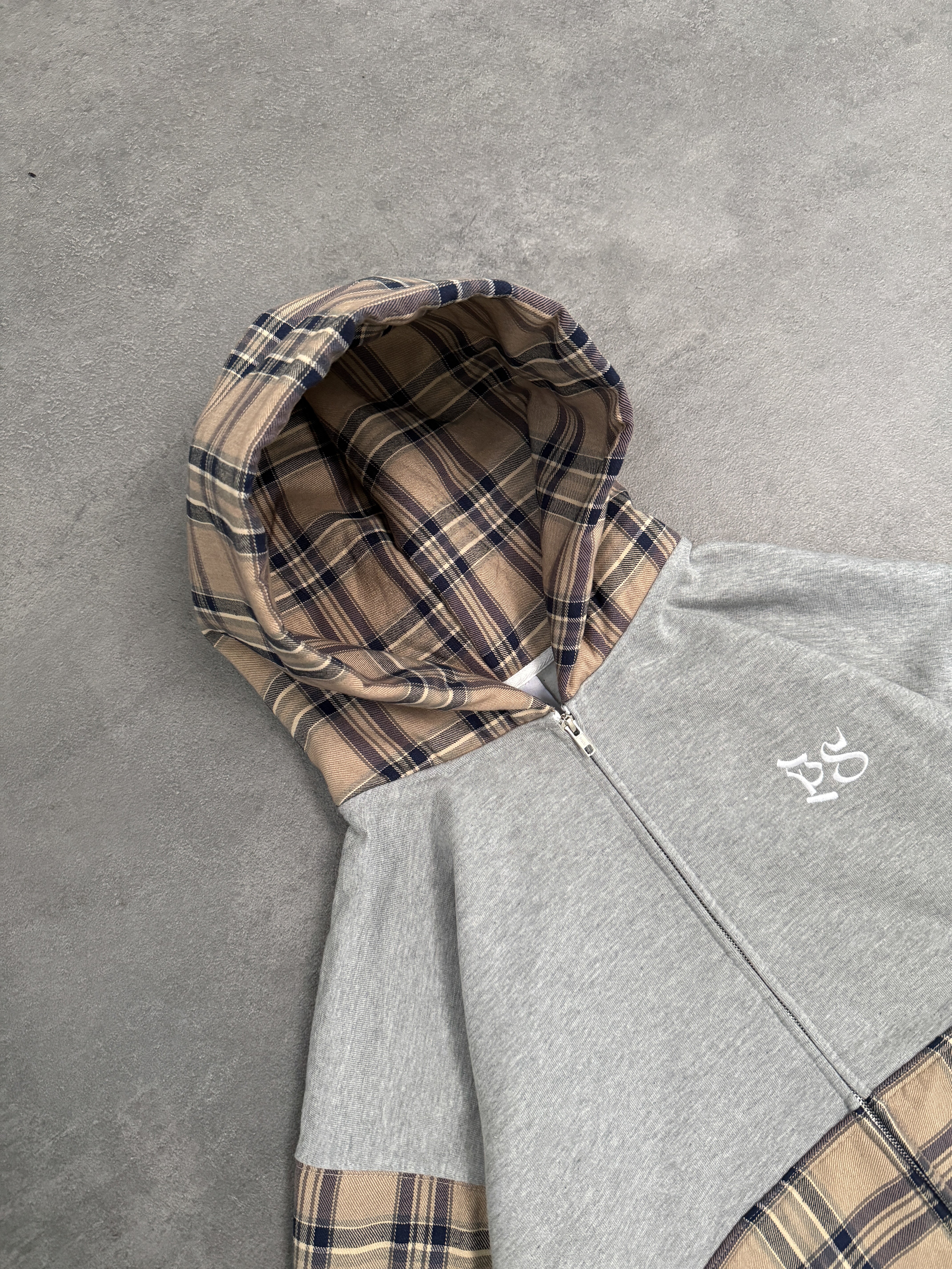 The Legacy Zip-Hoodie – Beige Edition - Image 3
